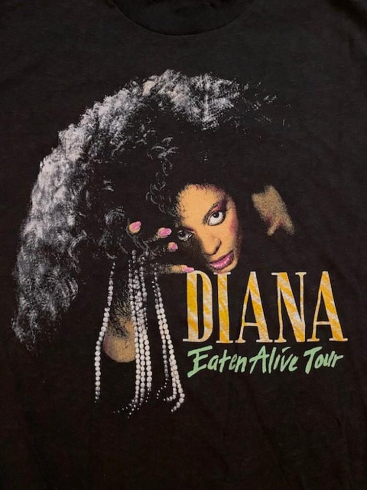 Vintage Diana Ross Eaten Alive Tour 1986 Cotton Black S4XL Unisex Shirt AG182 Unisex T-Shirt S
Vintage Diana Ross Eaten Alive Tour 1986 Cotton Black S4XL Unisex Shirt AG182 Unisex T-Shirt S