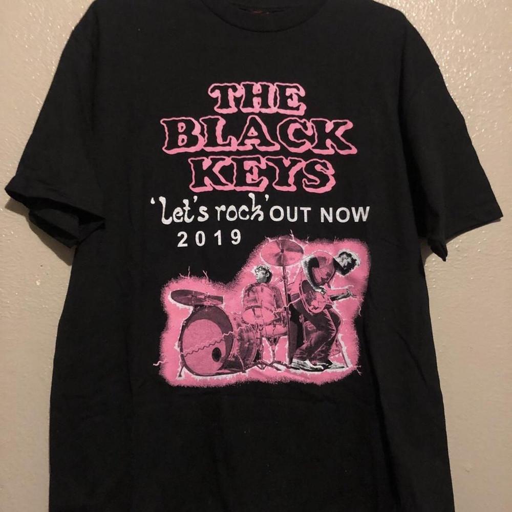 The Black Keys Let’s Rock Out Now Tour Unisex T-shirt All Size S to 5XL Unisex T-Shirt XXL
The Black Keys Let’s Rock Out Now Tour Unisex T-shirt All Size S to 5XL Unisex T-Shirt XXL