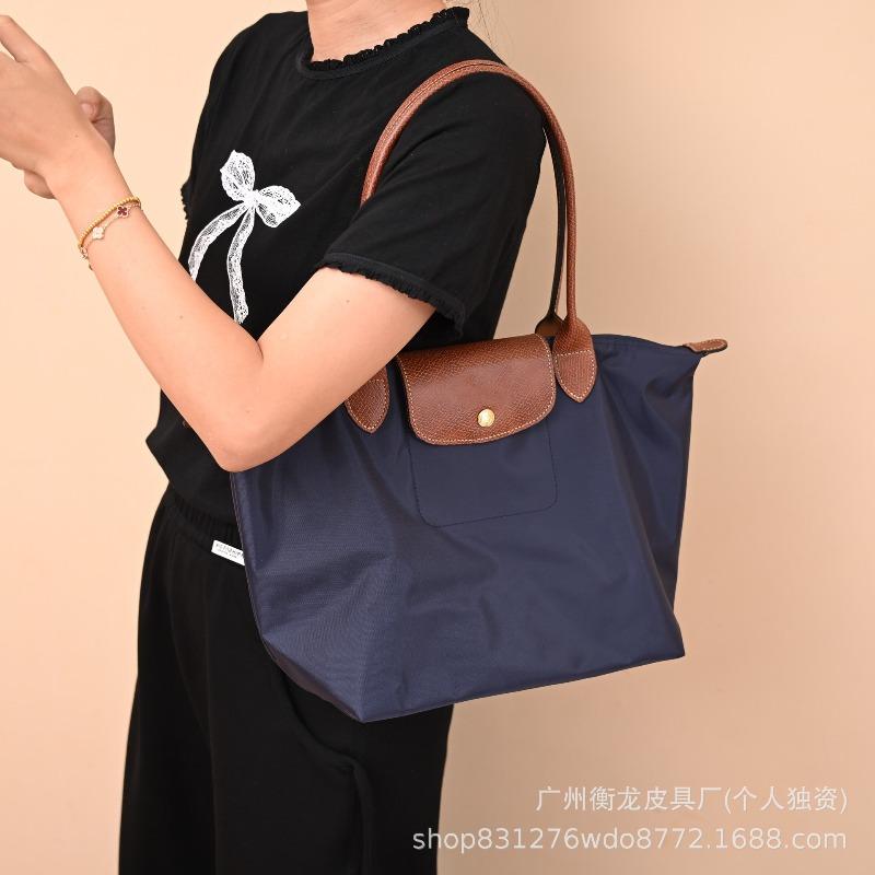 Longxiang nylon bag tote bag women s bag long handle portable dumpling bag folding light waterproof mommy commuter girl short handle small
Longxiang nylon bag tote bag women s bag long handle portable dumpling bag folding light waterproof mommy commuter girl short handle small