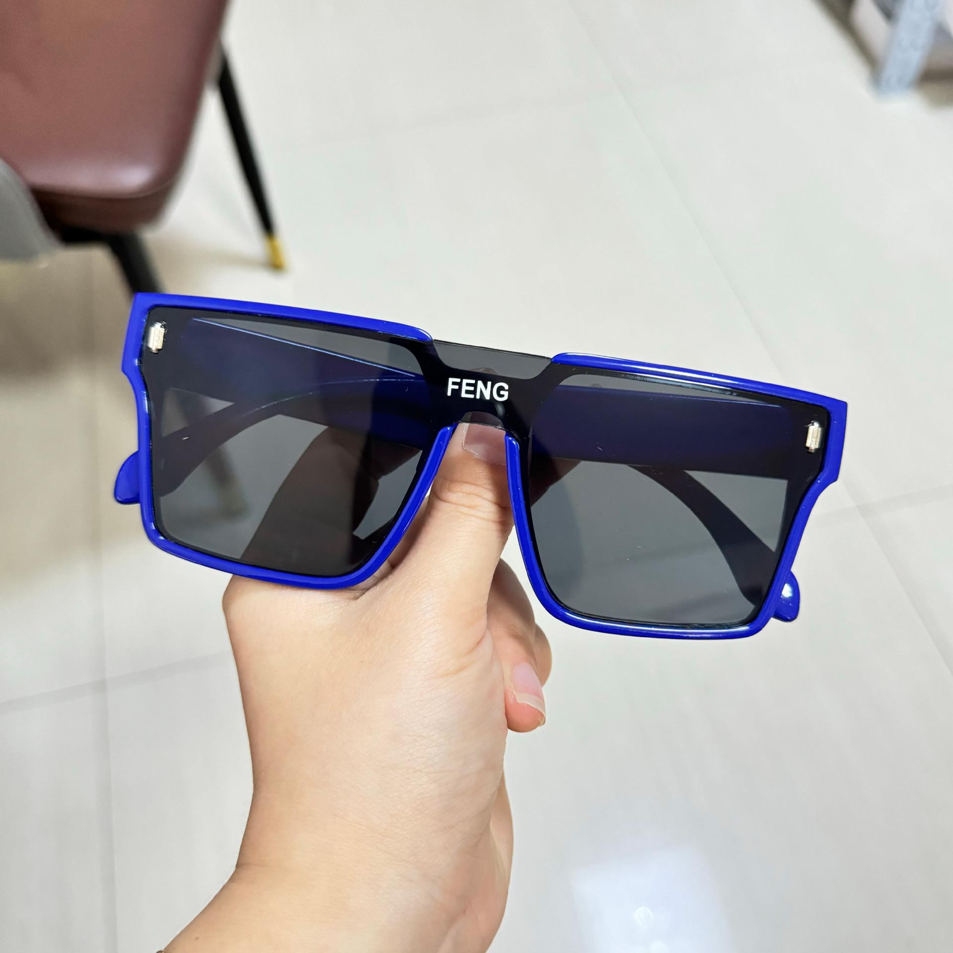 New Men Large Frame Square Lntegrated Sunglasses Fashion Women S Punk Style Street Photography Eyeglasses Sunscreen Eyeglass 1PC
New Men Large Frame Square Lntegrated Sunglasses Fashion Women S Punk Style Street Photography Eyeglasses Sunscreen Eyeglass 1PC