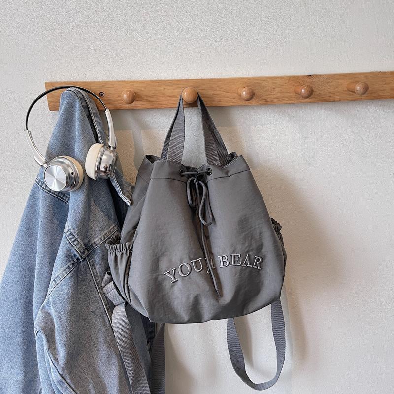 Korean Style Embroidery Backpack 2026 New Winter Vintage Coach Bag Simple Fashi Comfortable and Versatile Texture Bucket Bag
Korean Style Embroidery Backpack 2026 New Winter Vintage Coach Bag Simple Fashi Comfortable and Versatile Texture Bucket Bag