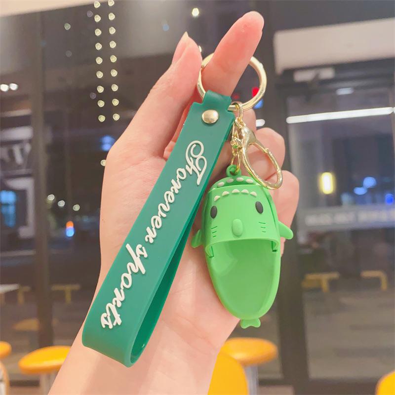 Креативный милый брелок-подвеска в виде тапочек-акул, модный парный, для школьной сумки, подвеска для ключей от машины, подарок
Креативный милый брелок-подвеска в виде тапочек-акул, модный парный, для школьной сумки, подвеска для ключей от машины, подарок