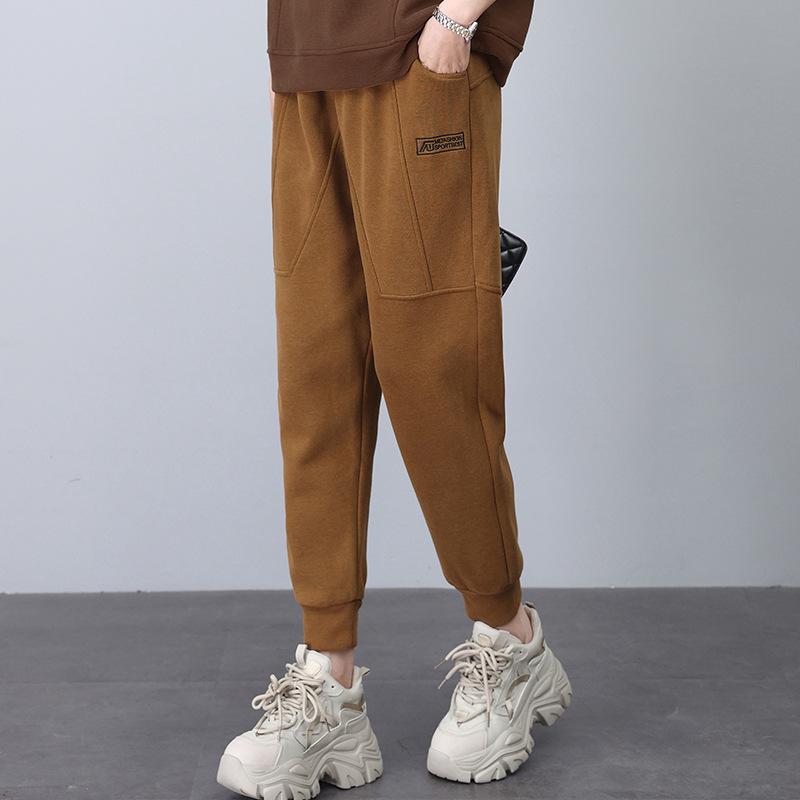 Women s Plus Velvet Winter Cotton Pants: New 2024 Warm and Thick Casual Sportswear for Middle-Aged and Elderly Women XL (120-135 jin)
Women s Plus Velvet Winter Cotton Pants: New 2024 Warm and Thick Casual Sportswear for Middle-Aged and Elderly Women XL (120-135 jin)