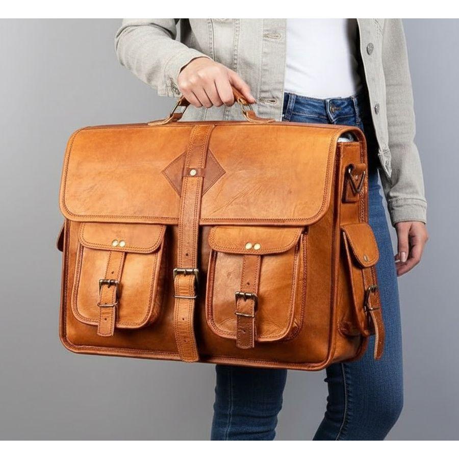Коричневая кожаная сумка-мессенджер ручной работы для мужчин, стильный универсальный мужской коричневый кожаный портфель для ноутбука, кожаная сумка для ноутбука 15 x 11 x 3 in коричневый
Коричневая кожаная сумка-мессенджер ручной работы для мужчин, стильный универсальный мужской коричневый кожаный портфель для ноутбука, кожаная сумка для ноутбука 15 x 11 x 3 in коричневый