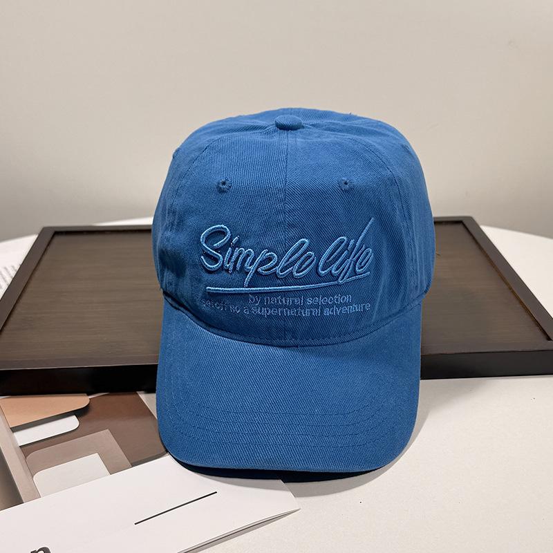 Retro three-dimensional letter embroidered baseball cap for women, street versatile, showing face, small soft top, blue cap for men Adjustable
Retro three-dimensional letter embroidered baseball cap for women, street versatile, showing face, small soft top, blue cap for men Adjustable