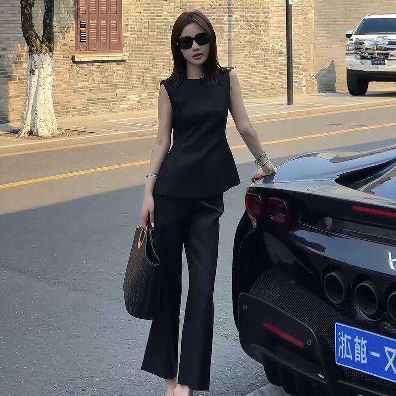 Plus-Size Women s Clothing for Fat Girls, Korean Style Simple Sleeveless Top + High-Waisted Trousers, 2026 Summer Elegant Slimming Suit Black Suit M
Plus-Size Women s Clothing for Fat Girls, Korean Style Simple Sleeveless Top + High-Waisted Trousers, 2026 Summer Elegant Slimming Suit Black Suit M