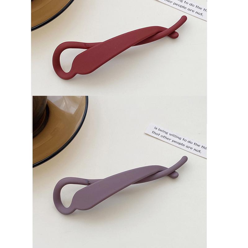 2Pcs Women Chic Updos Fixed Twisted Clip Hair Clip Matte Hair Clamps Banana Shaped Clips Trendy Hair Accessories
2Pcs Women Chic Updos Fixed Twisted Clip Hair Clip Matte Hair Clamps Banana Shaped Clips Trendy Hair Accessories