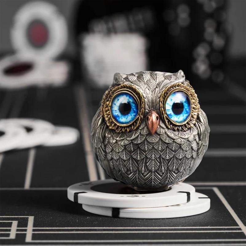 Owl statuette, metal bird animal sculpture, miniature statue, retro owl desktop orno CHINA
Owl statuette, metal bird animal sculpture, miniature statue, retro owl desktop orno CHINA