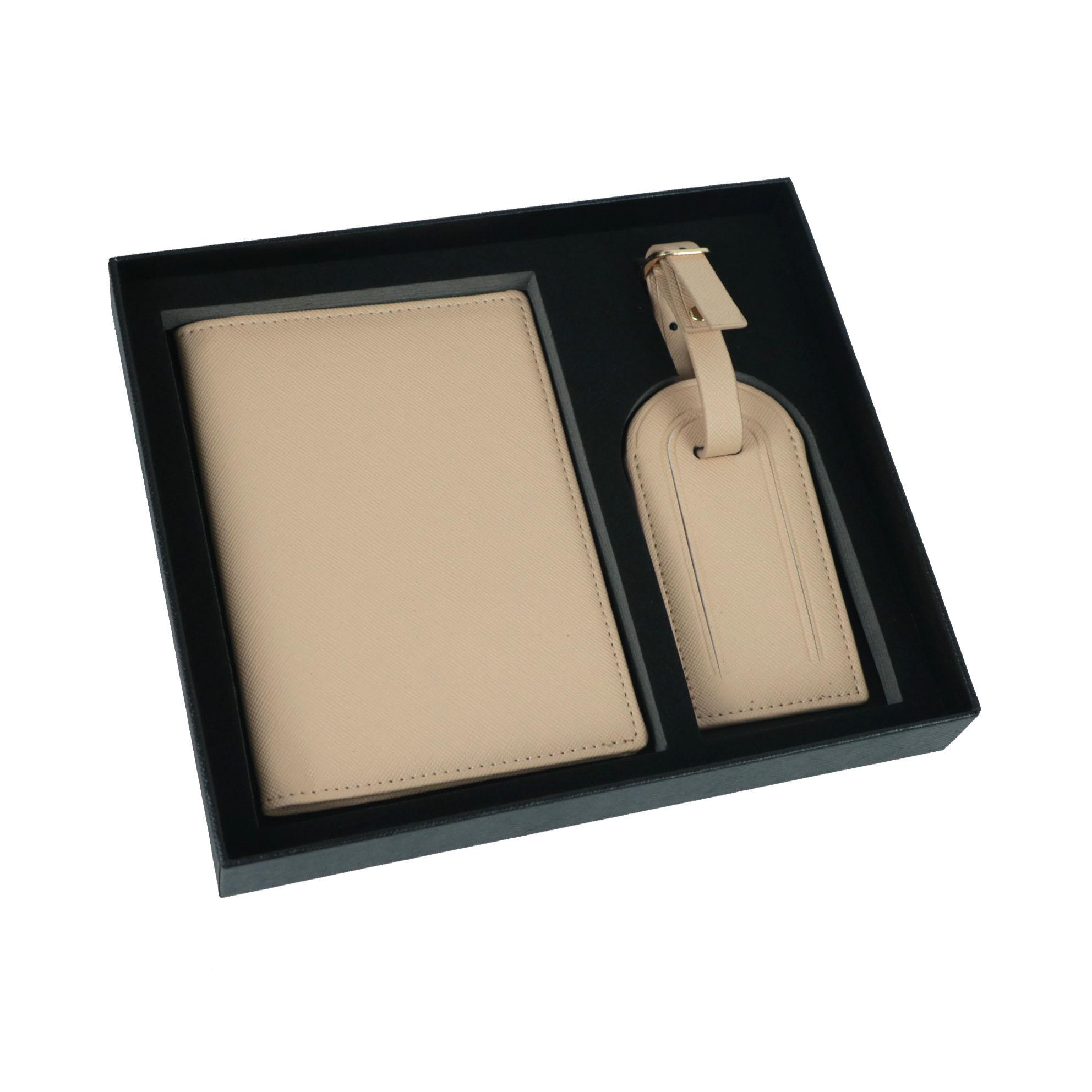 Free Monogrammed Initial Letters Gift Box Set Saffiano Leather Passport Holder Luggage Tag Passport Cover Travel Accessories
Free Monogrammed Initial Letters Gift Box Set Saffiano Leather Passport Holder Luggage Tag Passport Cover Travel Accessories