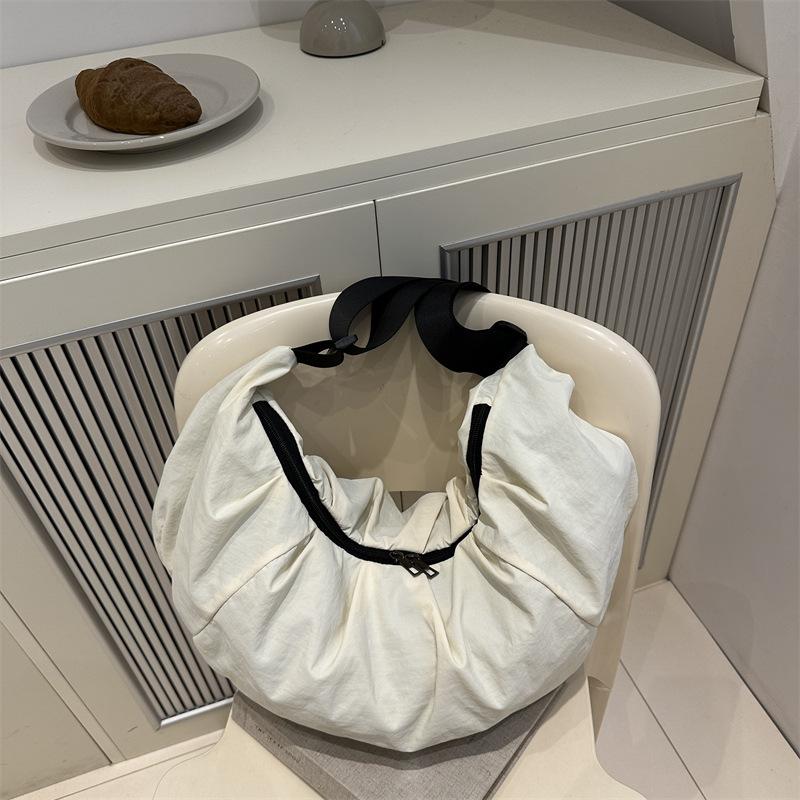 Large Capacity Simple Crossbody Bags for Women Men Fashi Casual Shoulder Bags Comfortable and Versatile Texture Hobo Bags білий
Large Capacity Simple Crossbody Bags for Women Men Fashi Casual Shoulder Bags Comfortable and Versatile Texture Hobo Bags білий