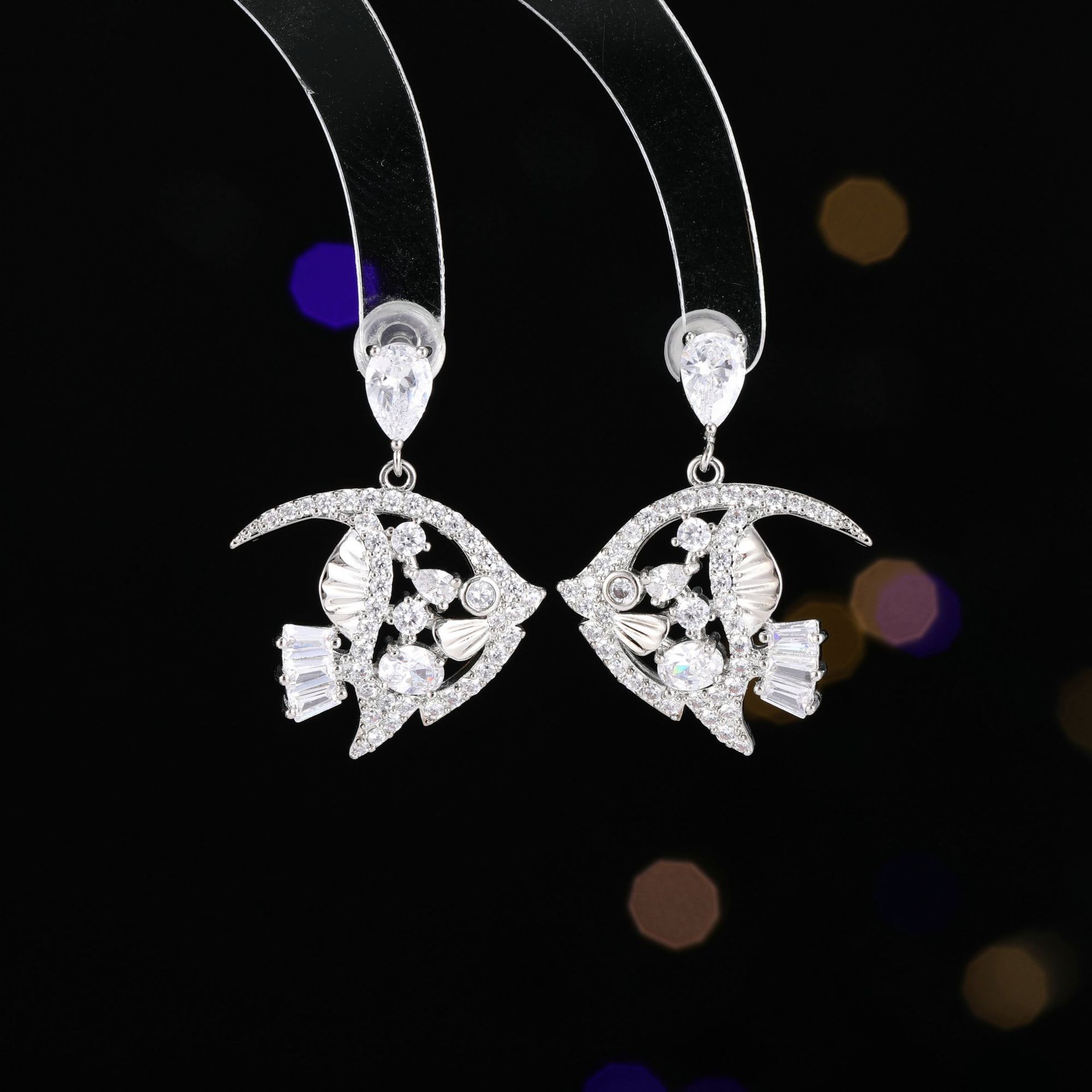 Серьги-гвоздики с микроинкрустацией из серебра 925 пробы, стильные серьги-гвоздики с милым темпераментом и милым поцелуем в виде маленькой золотой рыбки
Серьги-гвоздики с микроинкрустацией из серебра 925 пробы, стильные серьги-гвоздики с милым темпераментом и милым поцелуем в виде маленькой золотой рыбки