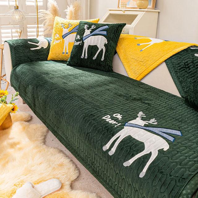 Утолщенная подушка для дивана из кораллового флиса, зимняя элитная подушка для гостиной с мультяшным рисунком, чехол для дивана, сплошной цвет, защитная мебель для мебели 45x45 Pillowcase1 темно-зеленого