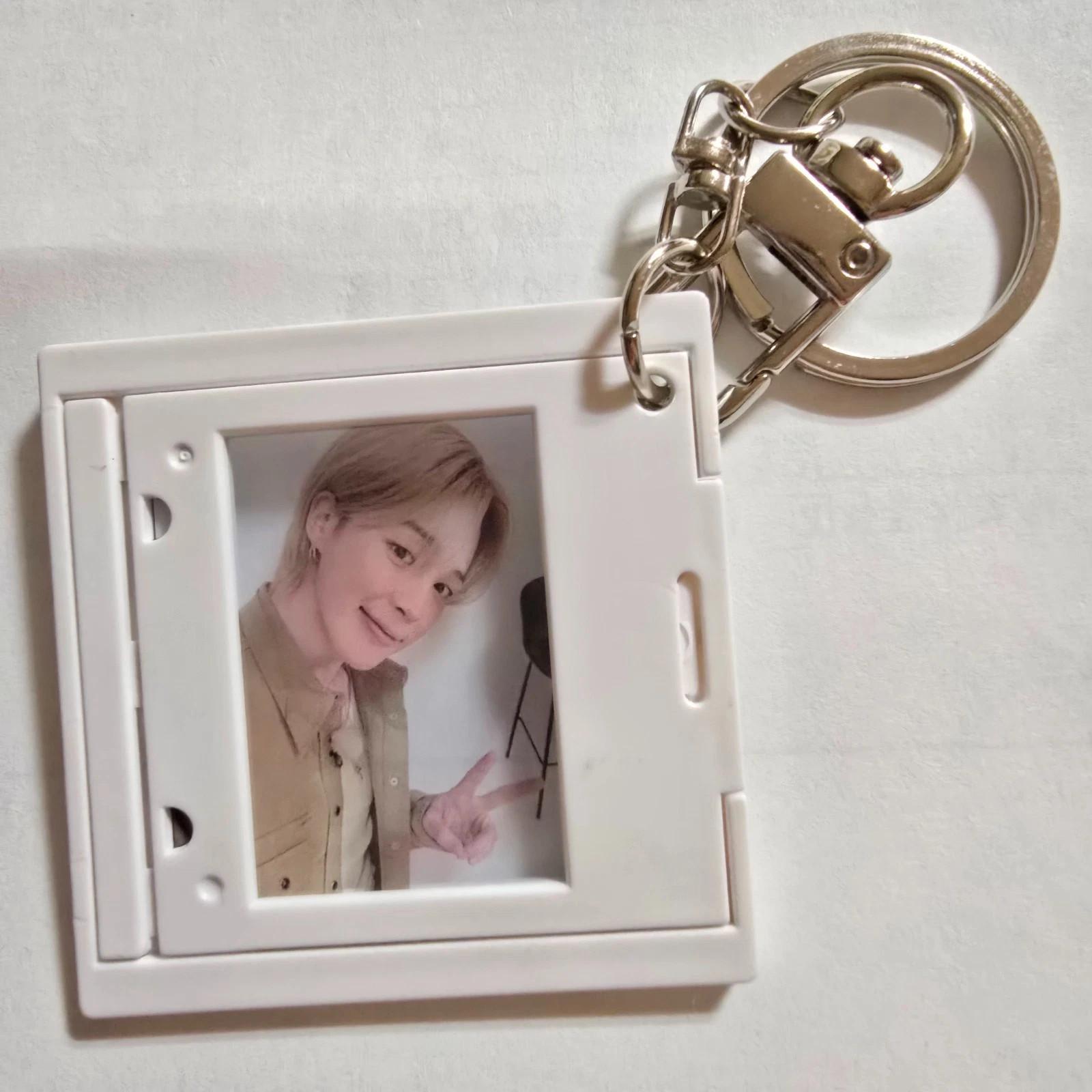 BTS 5-й АЛЬБОМ ARIRANG 2026 WEVERSE POB ФОТОКАРТКА EARLY BIRD ТА КІЛЬЦЕ ДЛЯ КЛЮЧІВ З КРІПЛЕННЯМ ДЛЯ ФІЛЬМУ SELPIE FILM MOUNT KEYRING - JIMIN
BTS 5-й АЛЬБОМ ARIRANG 2026 WEVERSE POB ФОТОКАРТКА EARLY BIRD ТА КІЛЬЦЕ ДЛЯ КЛЮЧІВ З КРІПЛЕННЯМ ДЛЯ ФІЛЬМУ SELPIE FILM MOUNT KEYRING - JIMIN