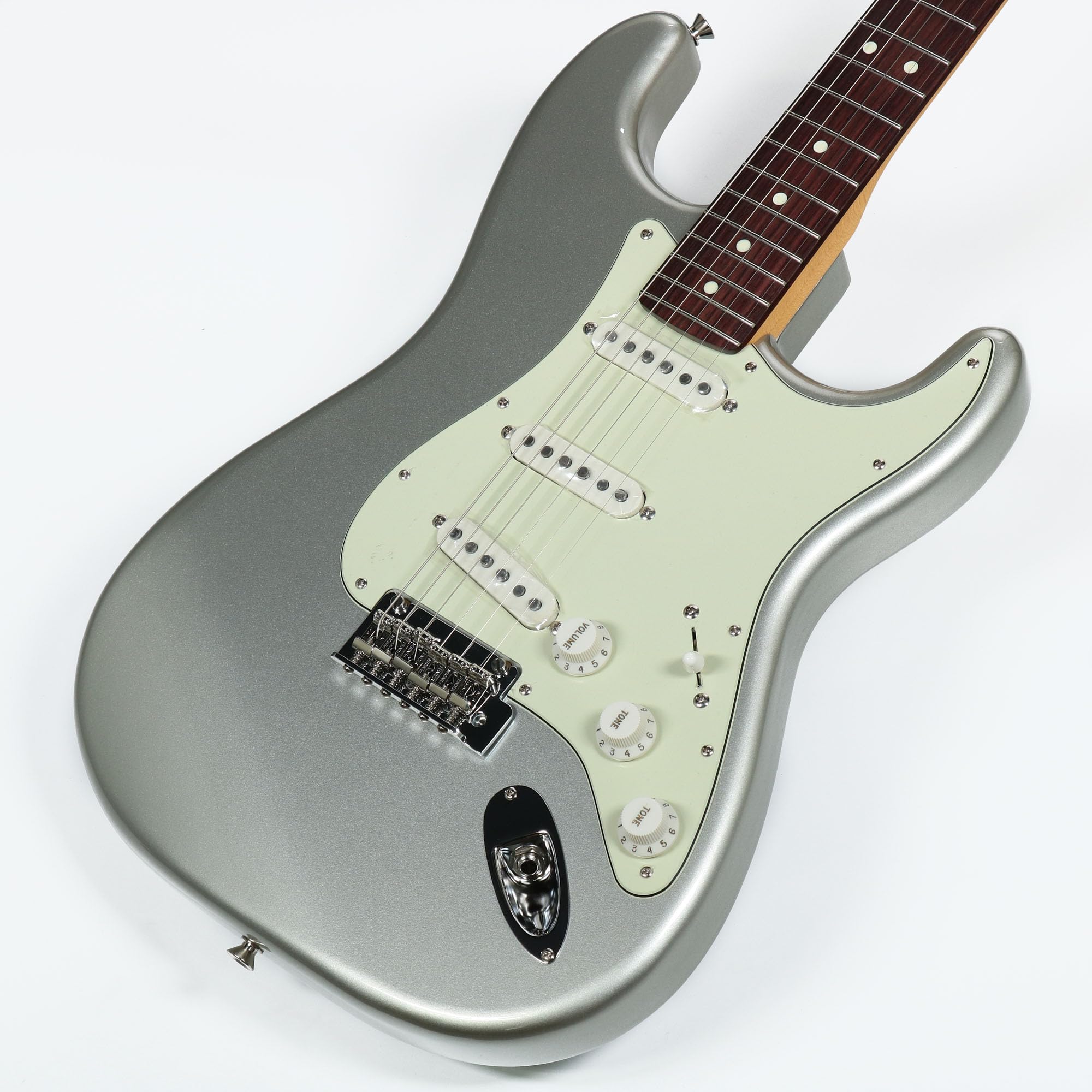 Collection Hybrid II Stratocaster Rosewood Fingerboard Inca Silver Fender Fender/FSR
Collection Hybrid II Stratocaster Rosewood Fingerboard Inca Silver Fender Fender/FSR