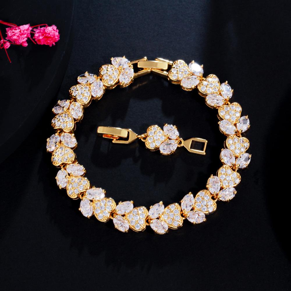Pera Unusual Heart&Leaf Charm CZ Stone Dubai Gold Color Tennis Link Chain Bracelet Halloween Party Jewelry Gift for Women B231
Pera Unusual Heart&Leaf Charm CZ Stone Dubai Gold Color Tennis Link Chain Bracelet Halloween Party Jewelry Gift for Women B231