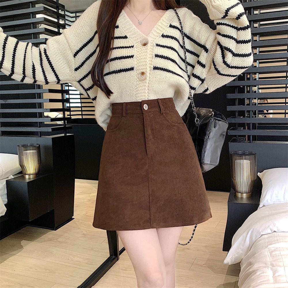 Women s Corduroy A-Line Skirt: High Waist, Plus Size, Slimming, Coffee Color, Short for Spring & Autumn 2024 XL
Women s Corduroy A-Line Skirt: High Waist, Plus Size, Slimming, Coffee Color, Short for Spring & Autumn 2024 XL