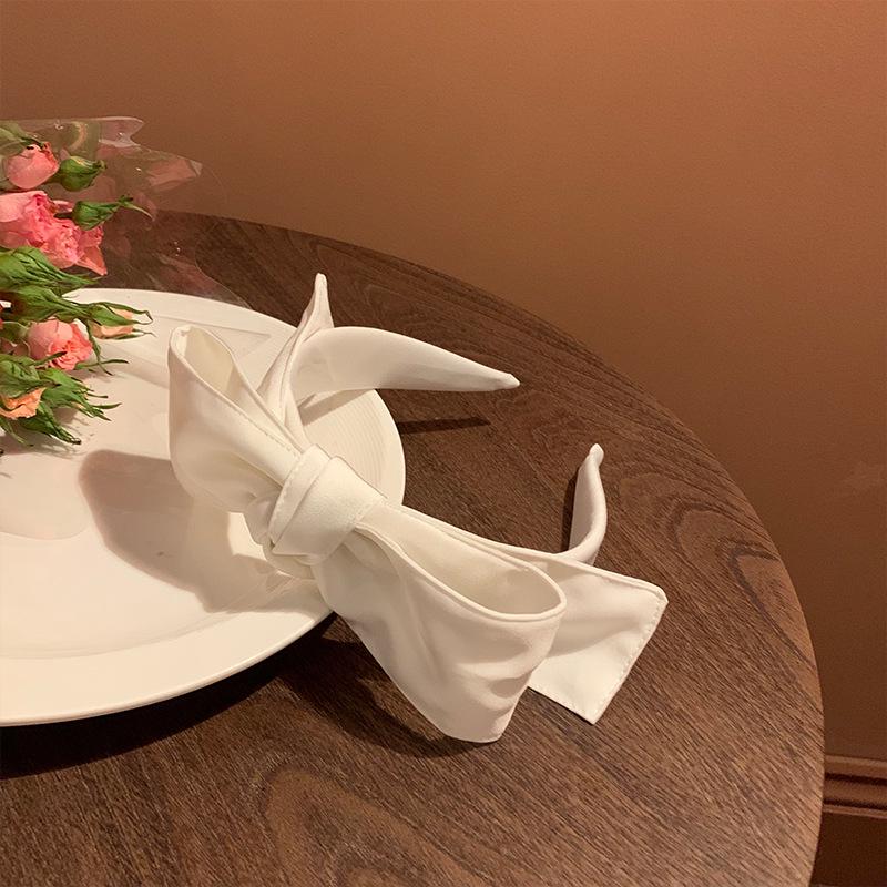 Элегантная повязка на голову Naihu в виде бабочки – универсальный аксессуар-заколка в корейском стиле для женщин белый
Элегантная повязка на голову Naihu в виде бабочки – универсальный аксессуар-заколка в корейском стиле для женщин белый