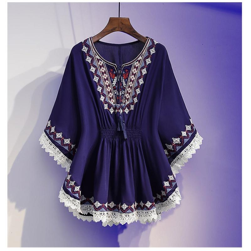 Women Summer Tees Retro Style Embroidery Blouses Cloak Top Loose Cotton Lace Hem Bat sleeve Kimono Shirts Blusa Feminina 4XL темно-синього кольору
Women Summer Tees Retro Style Embroidery Blouses Cloak Top Loose Cotton Lace Hem Bat sleeve Kimono Shirts Blusa Feminina 4XL темно-синього кольору
