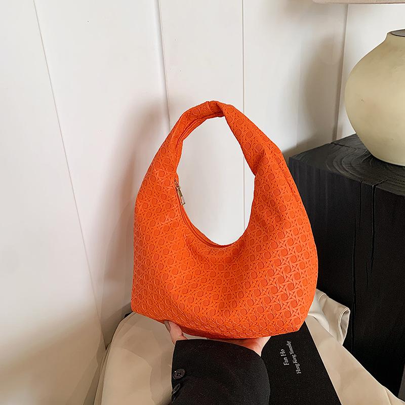 Fashion Woven Rhombus Fashion Large Capacity Casual Retro Casual Fashion Underarm Support Shoulder Bag чёрный
Fashion Woven Rhombus Fashion Large Capacity Casual Retro Casual Fashion Underarm Support Shoulder Bag чёрный