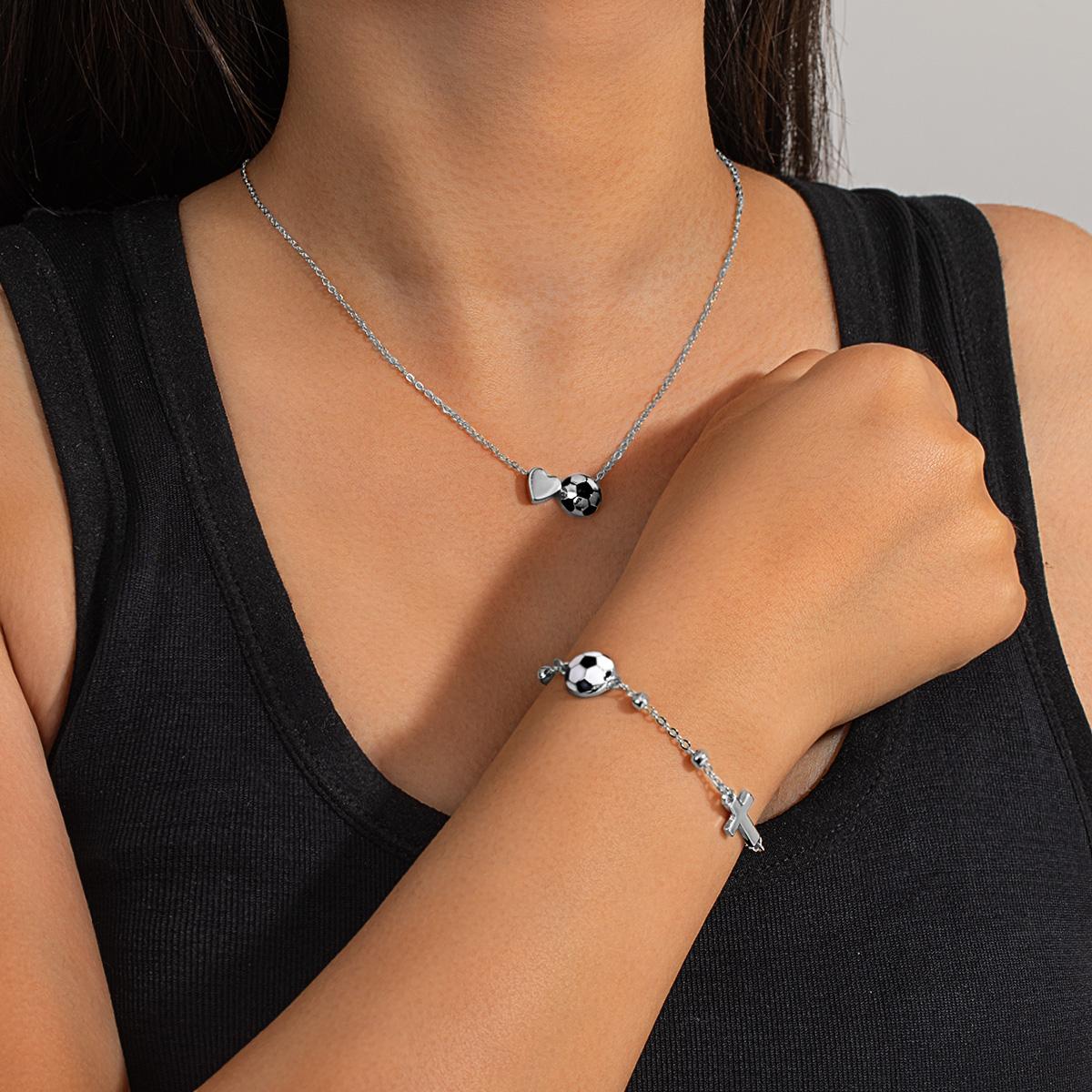 Football Love Heart Necklace & Cross Bracelet Set, Niche Designed Layered Clavicle Chain, Sporty Style Versatile Jewelry
Football Love Heart Necklace & Cross Bracelet Set, Niche Designed Layered Clavicle Chain, Sporty Style Versatile Jewelry