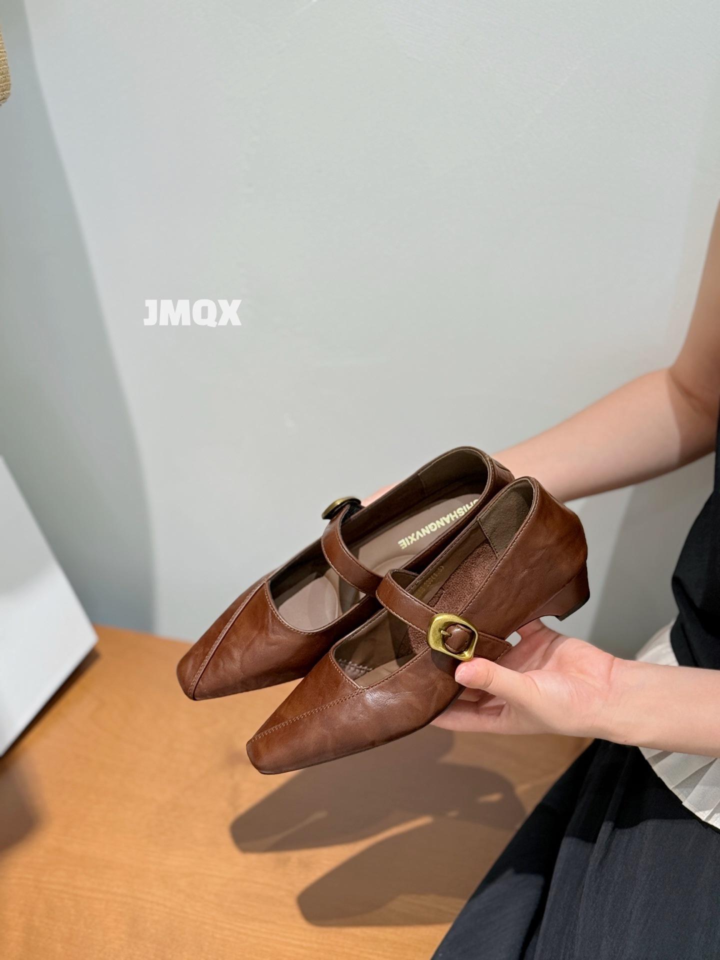 Square head leather shallow mouth single shoes women s autumn new u niche temperament Mary Jane shoes 39
Square head leather shallow mouth single shoes women s autumn new u niche temperament Mary Jane shoes 39