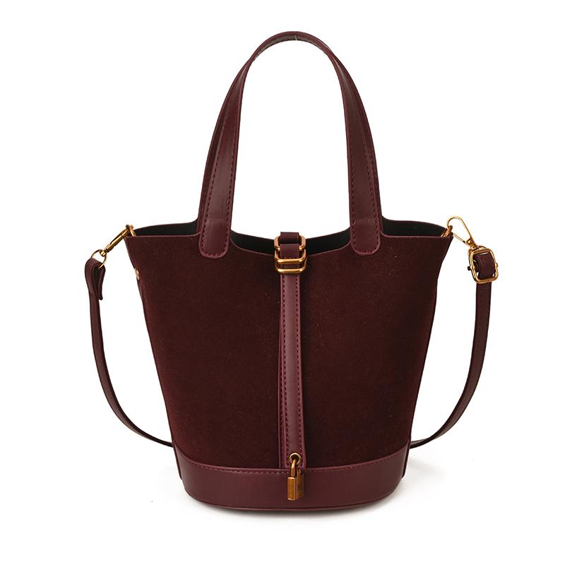 2026 Retro Matte Womens Handbag Classic Large-capacity Commuting Versatile Single Shoulder Oblique Span Bag Simple Trend Handbag
2026 Retro Matte Womens Handbag Classic Large-capacity Commuting Versatile Single Shoulder Oblique Span Bag Simple Trend Handbag