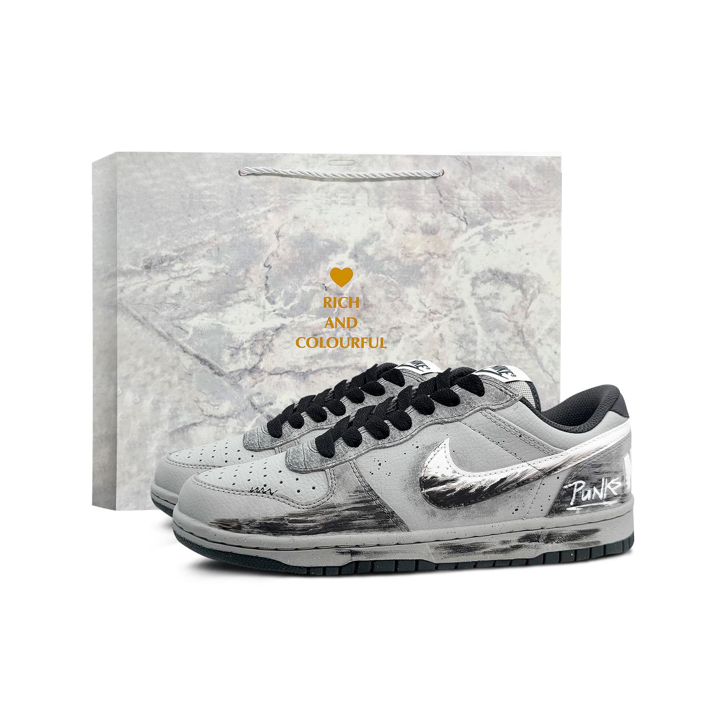 Nike 355152-017(Team2037-Ink Shadow) 44
Nike 355152-017(Team2037-Ink Shadow) 44