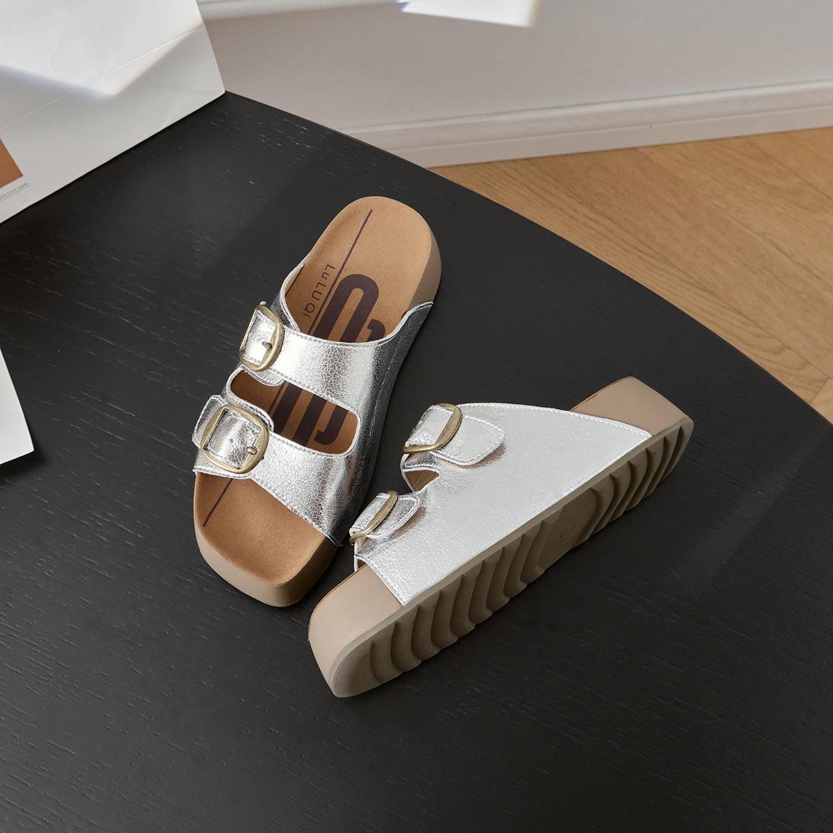 Thick-bottomed retro Birkenstock cool slippers women wear new summer stepping on shit feeling pregnant women soft-bottomed beach one-word drag 35 серебряный
Thick-bottomed retro Birkenstock cool slippers women wear new summer stepping on shit feeling pregnant women soft-bottomed beach one-word drag 35 серебряный