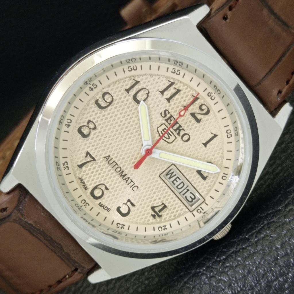 ВОССТАНОВЛЕННЫЕ ВИНТАЖНЫЕ АВТОМАТИЧЕСКИЕ МУЖСКИЕ ЧАСЫ SEIKO 5 JAPAN СЕРЕБРЯНЫЙ ЦИФЕРБЛАТ a435123-2 R122-a435123
ВОССТАНОВЛЕННЫЕ ВИНТАЖНЫЕ АВТОМАТИЧЕСКИЕ МУЖСКИЕ ЧАСЫ SEIKO 5 JAPAN СЕРЕБРЯНЫЙ ЦИФЕРБЛАТ a435123-2 R122-a435123