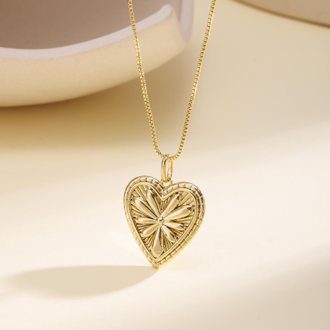 Nidin Hot Sale Heart/Round/Square Shape Flower Design Pendant Necklace For Women Men Fashion Fine Jewelry Birthday Party Gifts
Nidin Hot Sale Heart/Round/Square Shape Flower Design Pendant Necklace For Women Men Fashion Fine Jewelry Birthday Party Gifts