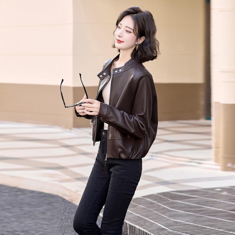 Women s 2024 Autumn/Winter Slim Fit PU Leather Jacket, Korean Style, Stand Collar Fashion Short Jacket M (45-52.5 kg) бежевый
Women s 2024 Autumn/Winter Slim Fit PU Leather Jacket, Korean Style, Stand Collar Fashion Short Jacket M (45-52.5 kg) бежевый