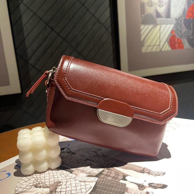 Real Leather Women s Bag Fashionable Versatile Top Layer Vegetable Tanned Cowhide Small Square Retro Trend Single Shoulder Crossbody 320
Real Leather Women s Bag Fashionable Versatile Top Layer Vegetable Tanned Cowhide Small Square Retro Trend Single Shoulder Crossbody 320