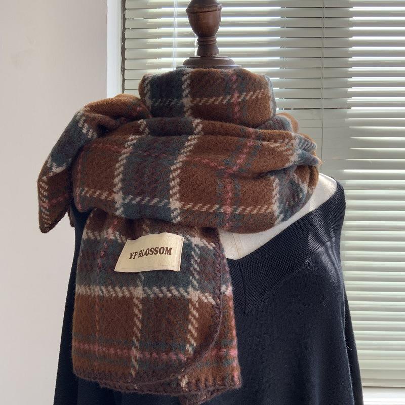Lavender Plaid Imitation Cashmere Scarf for Women Winter New Korean Version Versatile High End Scarf Shawl Dual Use 190*60cm
Lavender Plaid Imitation Cashmere Scarf for Women Winter New Korean Version Versatile High End Scarf Shawl Dual Use 190*60cm