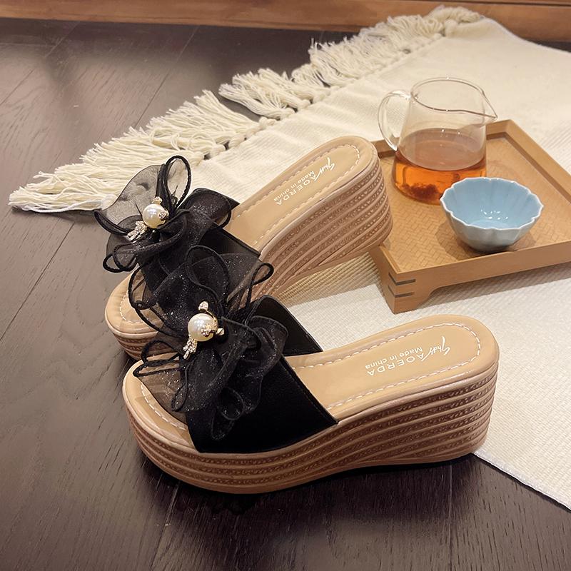 Мода 2024 Женские летние шлепанцы на платформе с резиновым бантом 35 чёрный
Мода 2024 Женские летние шлепанцы на платформе с резиновым бантом 35 чёрный