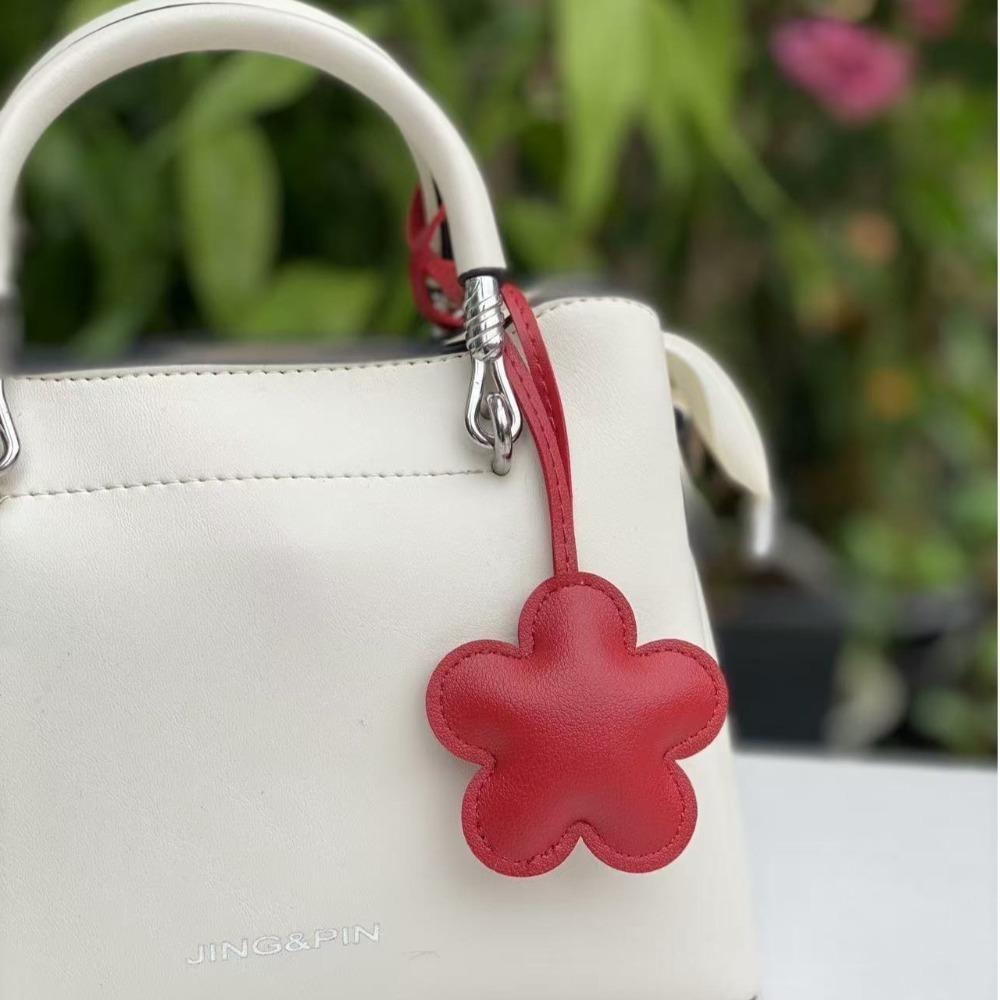 Trendy PU Leather Flower Keychain Solid Color Cartoon Car Keyring Personalized Backpack Hanging Decoration For Women Bag Pendant вина червоного кольору
Trendy PU Leather Flower Keychain Solid Color Cartoon Car Keyring Personalized Backpack Hanging Decoration For Women Bag Pendant вина червоного кольору