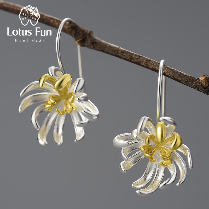 Lotus Fun Original 18-каратное золото Элегантная хризантема Цветок Подвесные серьги для женщин Настоящие 925 Серебро Стерлингов Вечеринка Изысканные Украшения
Lotus Fun Original 18-каратное золото Элегантная хризантема Цветок Подвесные серьги для женщин Настоящие 925 Серебро Стерлингов Вечеринка Изысканные Украшения