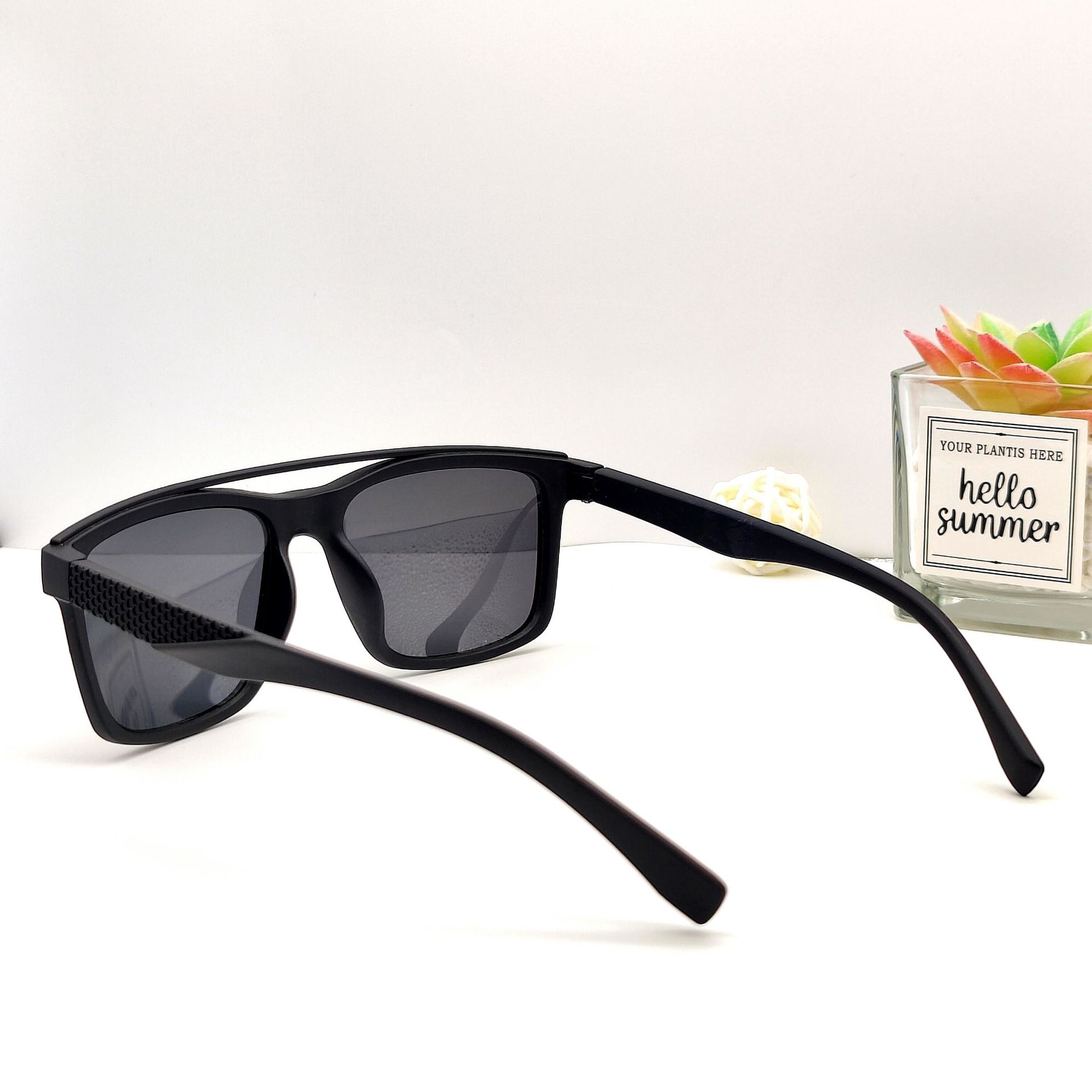 Polarized Sunglasses Trendy Street Photography High-End Glasses Travel Driving Unisex Sunglasses чорний
Polarized Sunglasses Trendy Street Photography High-End Glasses Travel Driving Unisex Sunglasses чорний