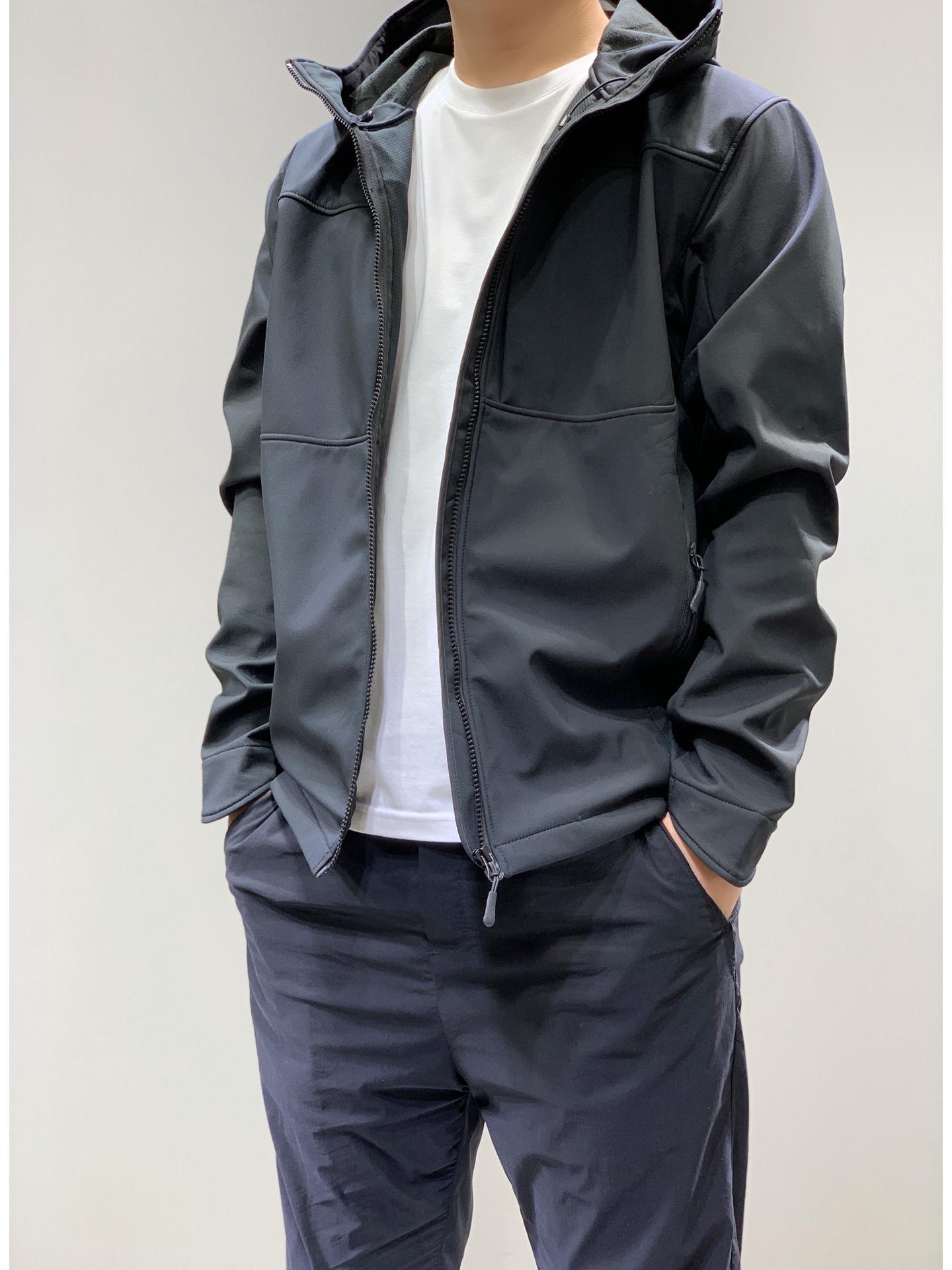 Tsutaya Outdoor Lightweight Black Tech Softshell Hooded Windbreaker for Couples - Spring/Autumn. XL (150-165 lbs) чёрный
Tsutaya Outdoor Lightweight Black Tech Softshell Hooded Windbreaker for Couples - Spring/Autumn. XL (150-165 lbs) чёрный