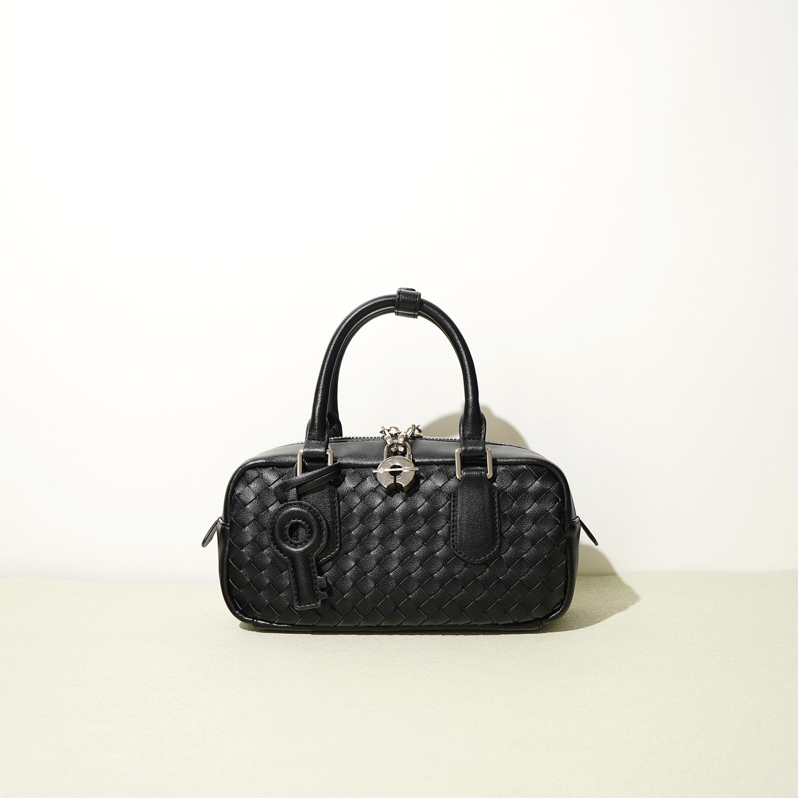 Woven Cowhide Bag Commuter Versatile Texture Mobile Phone Messenger Bag Cowhide Commuter Handbag чорний
Woven Cowhide Bag Commuter Versatile Texture Mobile Phone Messenger Bag Cowhide Commuter Handbag чорний
