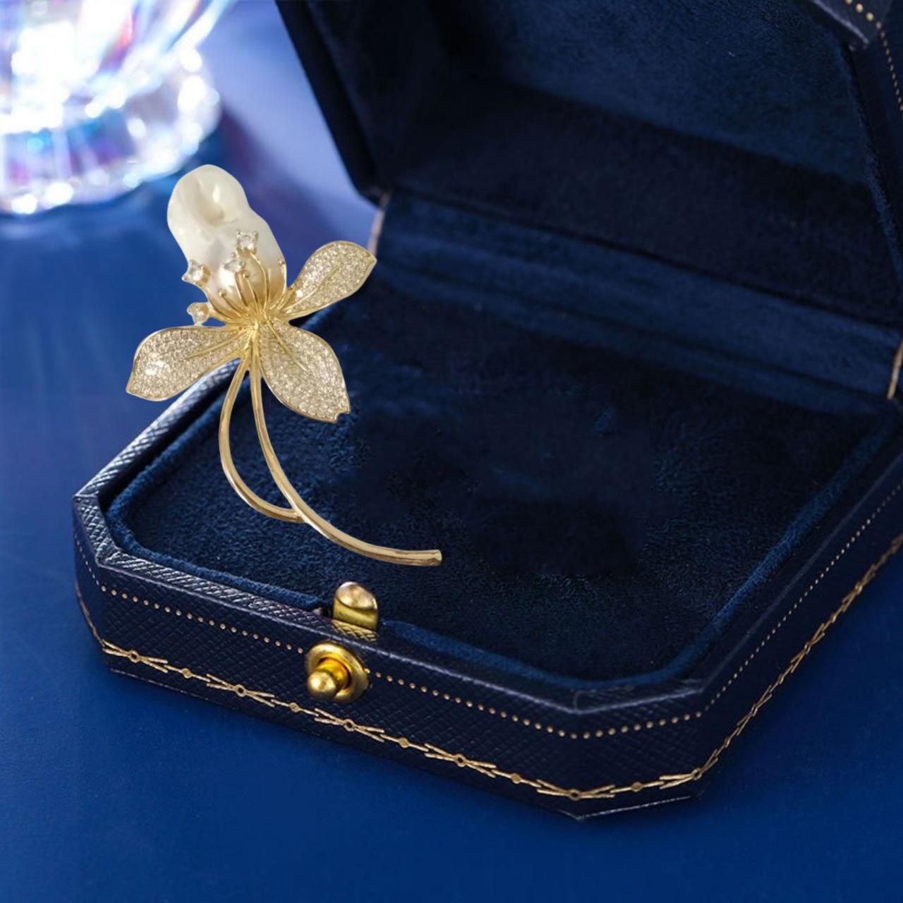 Брошь-цветок, женская, высококачественная, инкрустированная жемчужиной в стиле барокко, брошь, универсальная, аксессуары для одежды Electroplated real gold золотой
Брошь-цветок, женская, высококачественная, инкрустированная жемчужиной в стиле барокко, брошь, универсальная, аксессуары для одежды Electroplated real gold золотой