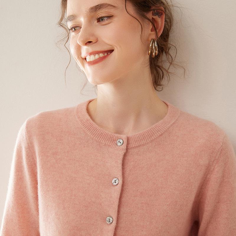 Women s Round Neck Cashmere Cardigan - Single-Breasted, Medium-Thick, Skin-Friendly Knitted Sweater for Spring and Autumn XL (suitable for 125-135 jin)
Women s Round Neck Cashmere Cardigan - Single-Breasted, Medium-Thick, Skin-Friendly Knitted Sweater for Spring and Autumn XL (suitable for 125-135 jin)