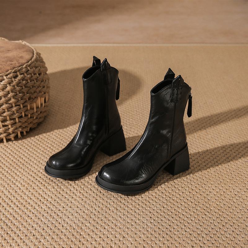Small height-increasing boots women s autumn and winter thick-heeled short boots autumn and winter white high-heeled boots leather boots Martin boots 39
Small height-increasing boots women s autumn and winter thick-heeled short boots autumn and winter white high-heeled boots leather boots Martin boots 39