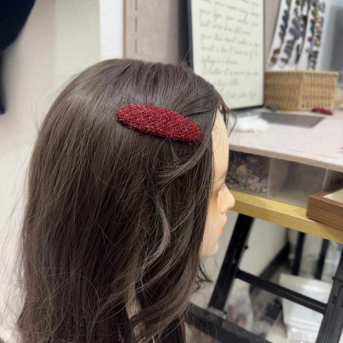 Korean Retro Red Knitted Hair Clip: Versatile Triangle & Long Rectangular Bangs Hairpins
Korean Retro Red Knitted Hair Clip: Versatile Triangle & Long Rectangular Bangs Hairpins