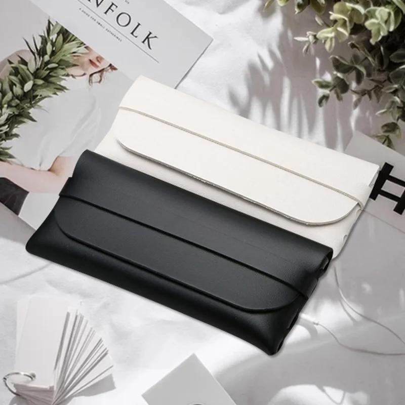 Black and White Soft and Stylish Leather Glasses Cases Glasses Protection Bags Travel Accessories for Men and Women Stylish
Black and White Soft and Stylish Leather Glasses Cases Glasses Protection Bags Travel Accessories for Men and Women Stylish