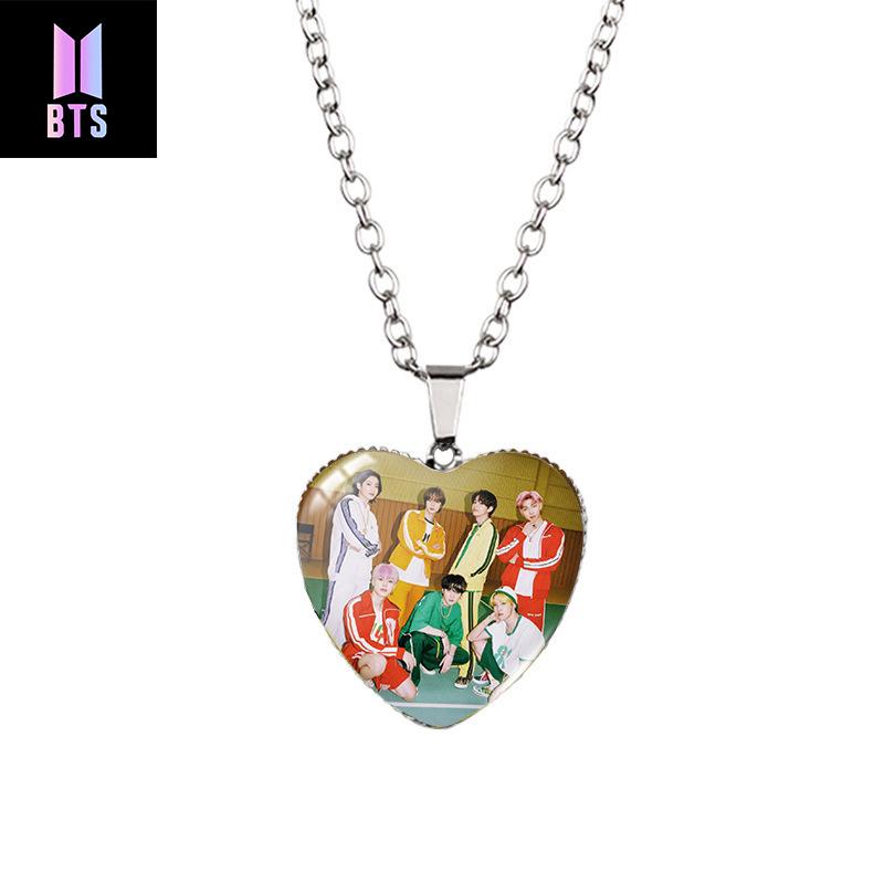 Ожерелье с сердечком из южнокорейской группы BTS, коллективная подвеска со звездой, цепочка на свитер
Ожерелье с сердечком из южнокорейской группы BTS, коллективная подвеска со звездой, цепочка на свитер