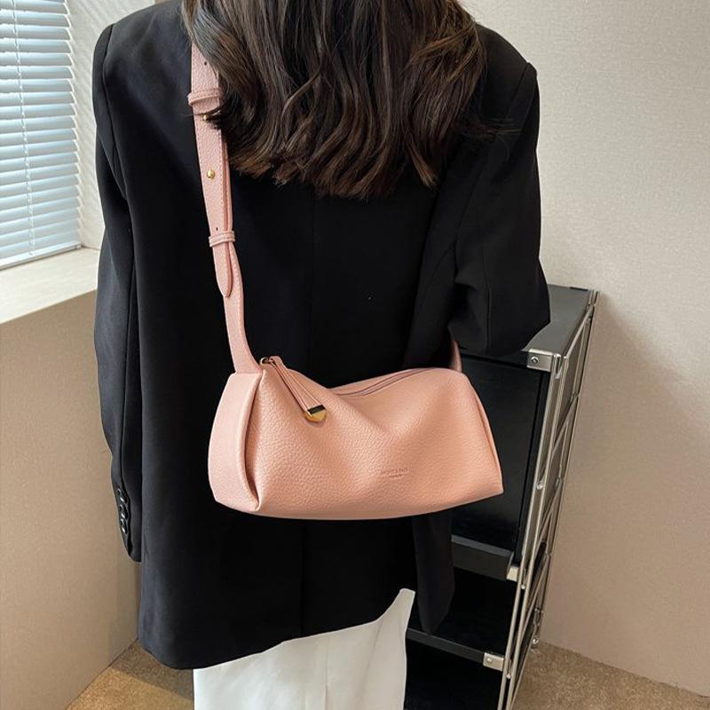 Bags Women s niche textured armpit bags Spring and summer new pillow bags Fashion shoulder bags Foreign women s bags рожевий
Bags Women s niche textured armpit bags Spring and summer new pillow bags Fashion shoulder bags Foreign women s bags рожевий