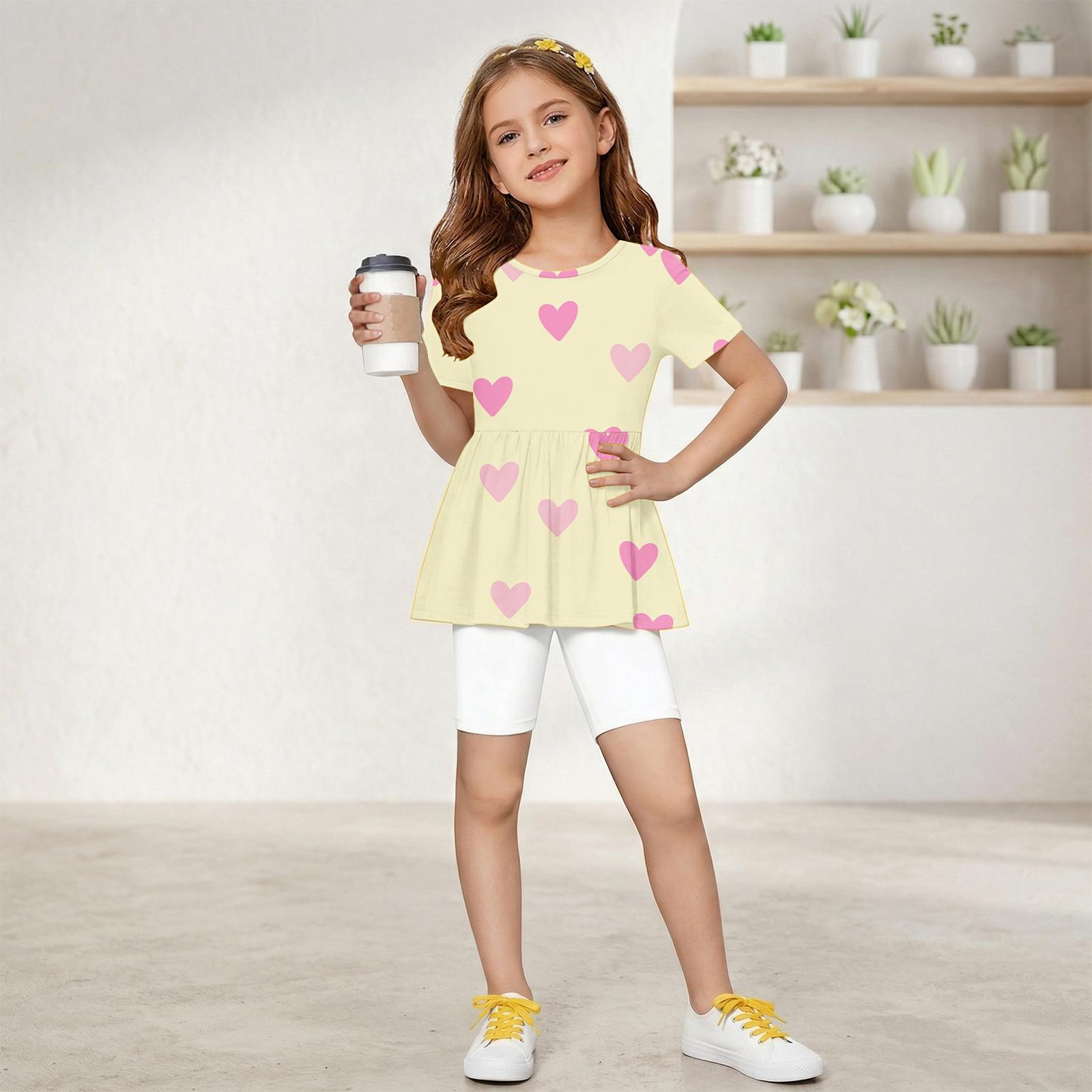 Fashionable girls summer set short sleeved ruffled hem top+shorts 160 жовтий
Fashionable girls summer set short sleeved ruffled hem top+shorts 160 жовтий