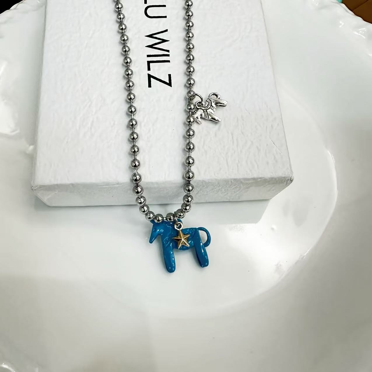 Cute Cartoon Color Dripping Glaze Horse Foal Bead Chain Pendant Necklace for Women Personality Fashion Collar Chain Zircon Gift
Cute Cartoon Color Dripping Glaze Horse Foal Bead Chain Pendant Necklace for Women Personality Fashion Collar Chain Zircon Gift