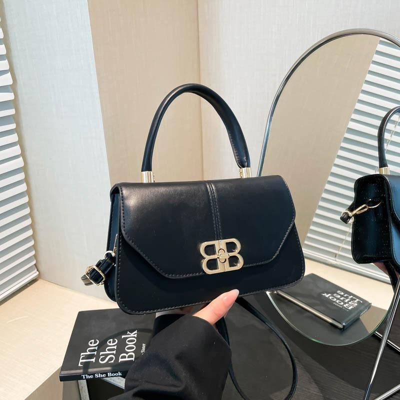 Новая модная однотонная сумка-мессенджер через плечо в стиле ретро, с высококлассным дизайном, портативная, универсальная женская сумка чёрный
Новая модная однотонная сумка-мессенджер через плечо в стиле ретро, с высококлассным дизайном, портативная, универсальная женская сумка чёрный