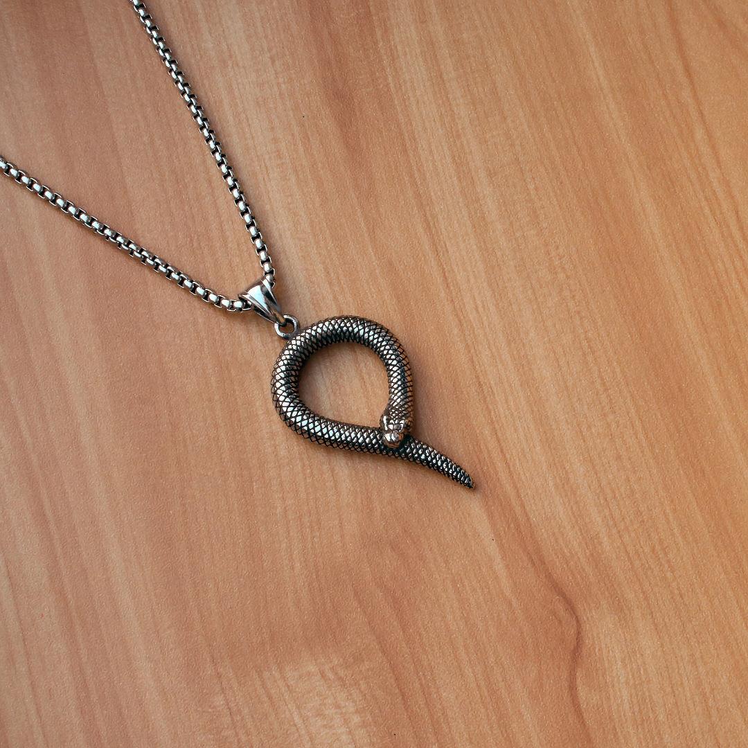 Европейская и американская мода ожерелье в виде змеиной головы с ожерельем из нержавеющей стали, мужские и женские подвески из титановой стали
Европейская и американская мода ожерелье в виде змеиной головы с ожерельем из нержавеющей стали, мужские и женские подвески из титановой стали